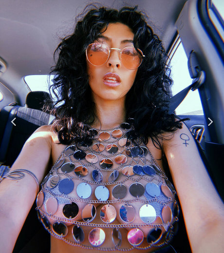 Yeahbabyy pornstar images