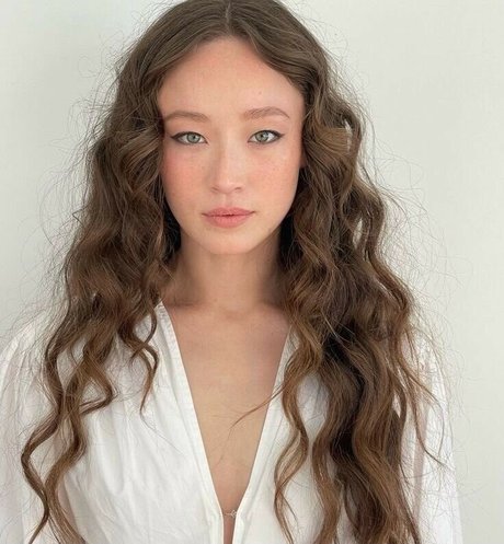 Havana Rose Liu nude star image