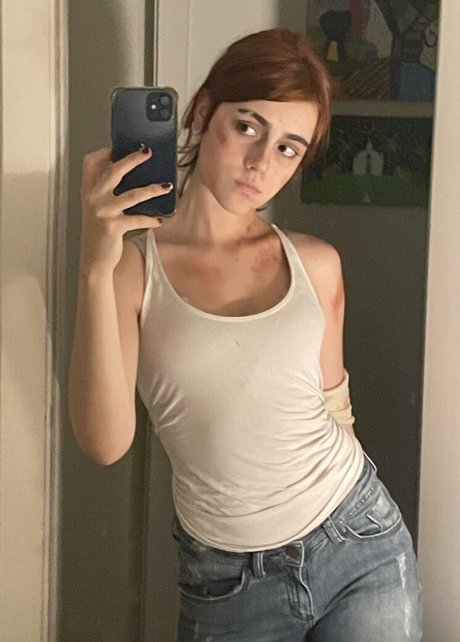 Isabella Angelina model naked pics