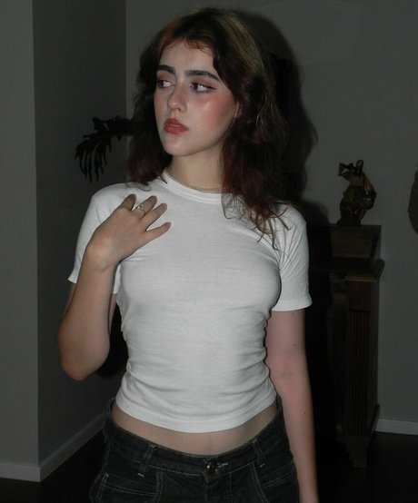 Isabella Angelina model nude img