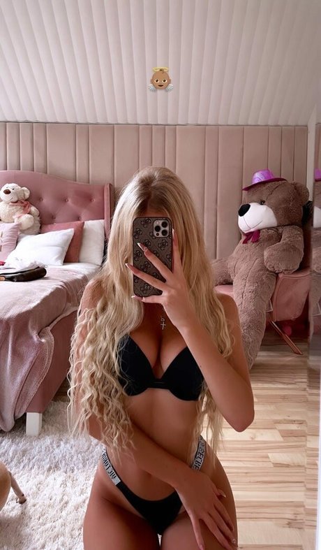 Eva april11 top star galleries