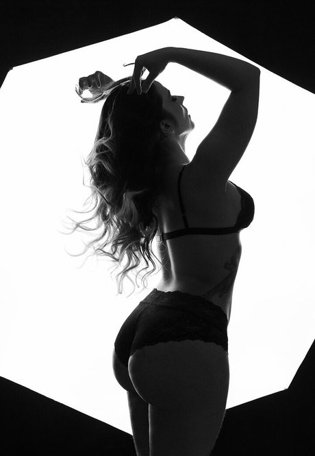 Nay Rodrigues best model picture