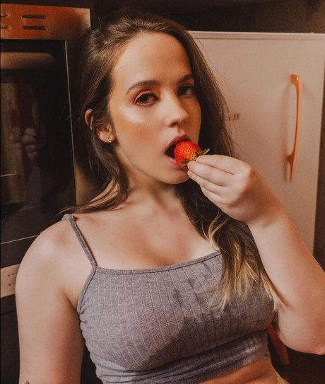 Nay Rodrigues pornographic actress img