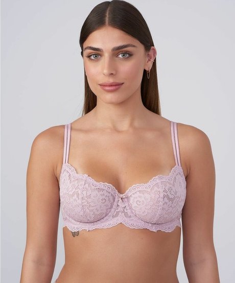 Noya Arviv high quality model images