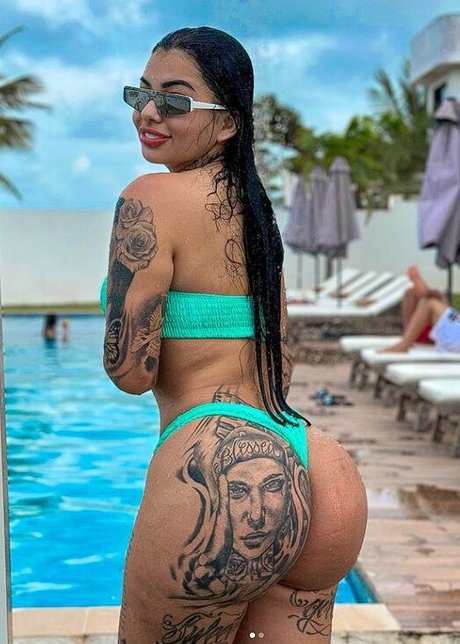 Carol Mourah model exclusive photo