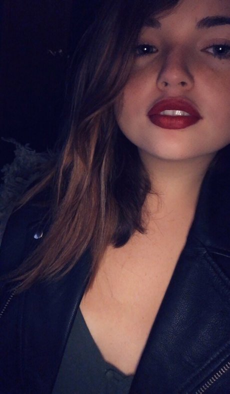 Alondra Larson model art pictures