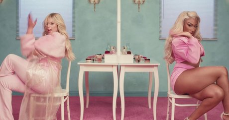 Renee Rapp star hd gallery