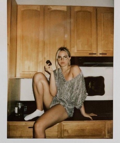 Renee Rapp top star picture