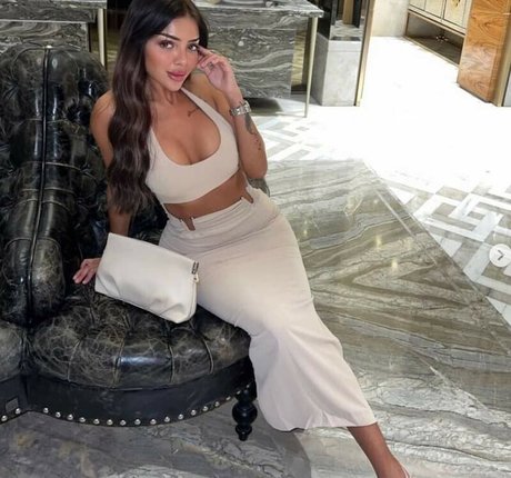 MiraXSugar pretty pornstar photo