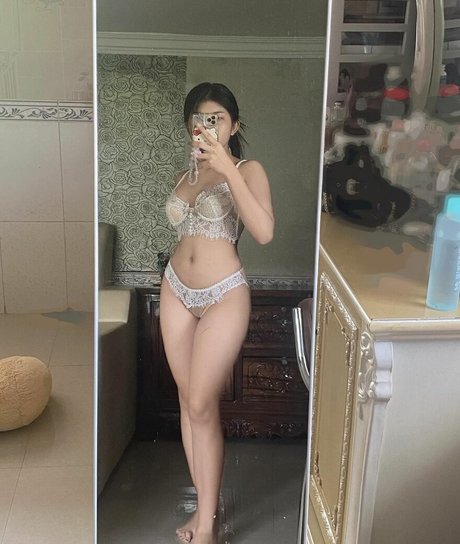 Juu Lynn pornstar pretty gallery