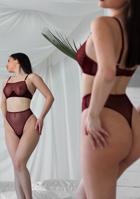 Vitalia Tavorskaya nude pornstar pics