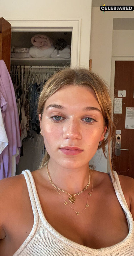 Samantha Lipstein high quality model pic