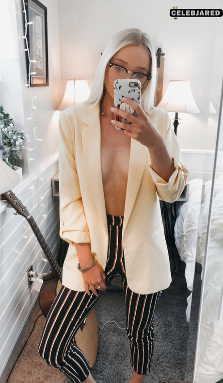 Zola Bzdek erotic model galleries