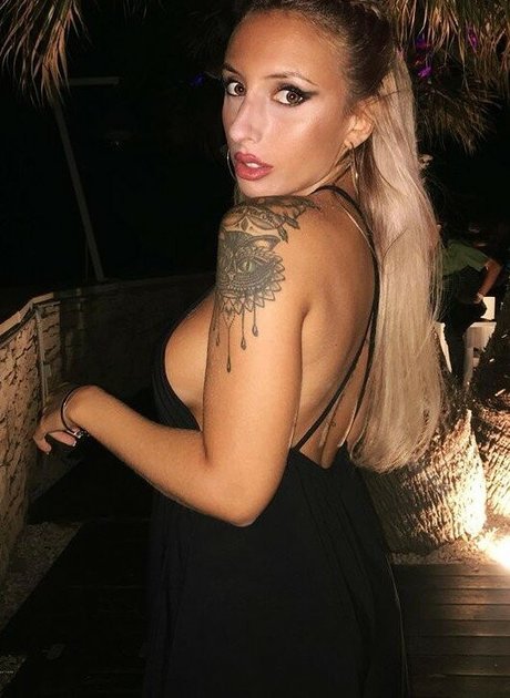 Nicla Moccia hd pornstar picture