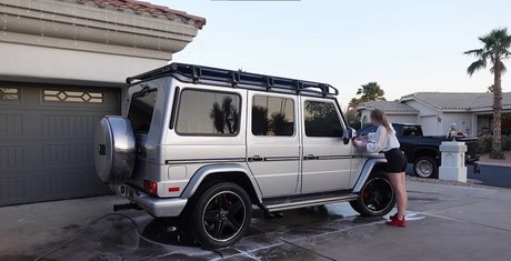 Kayla Rundle star exclusive picture