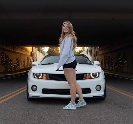 Kayla Rundle xxx model photos