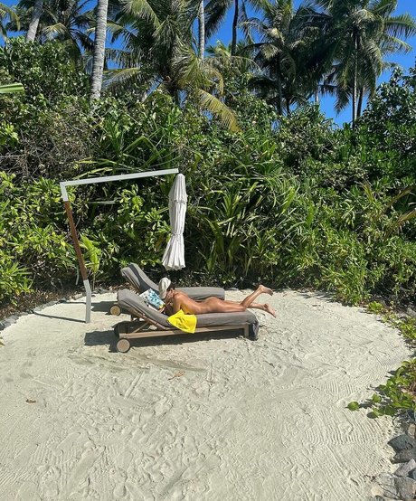 ass eating onlyfans nude archive