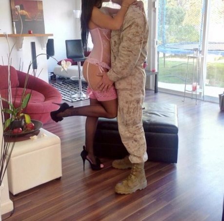 HotwifeGoodLife33 pornstar pretty picture