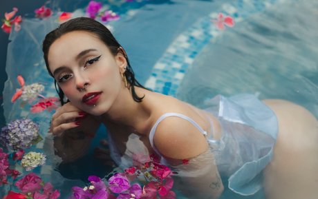 Violettlane69 sex model picture