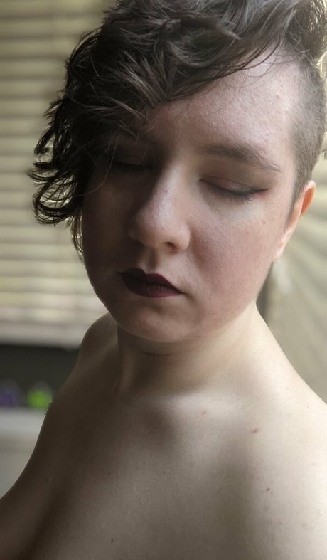 wednesdayeve free art model image