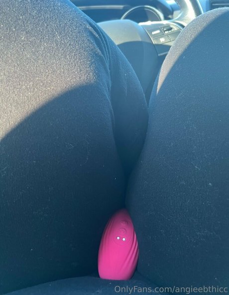 angieebthicc erotic actress pictures