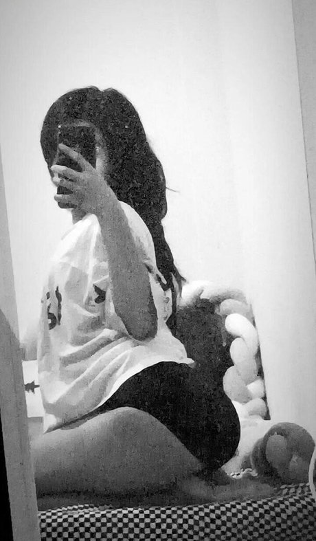 Nulukrotch nude model pics