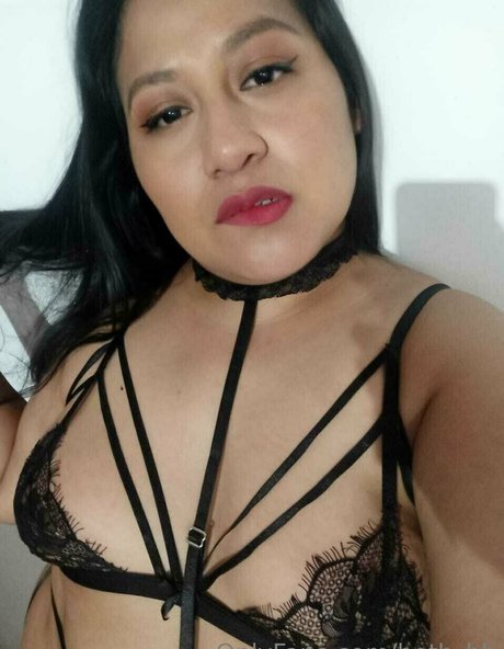 beth bb naked model photos