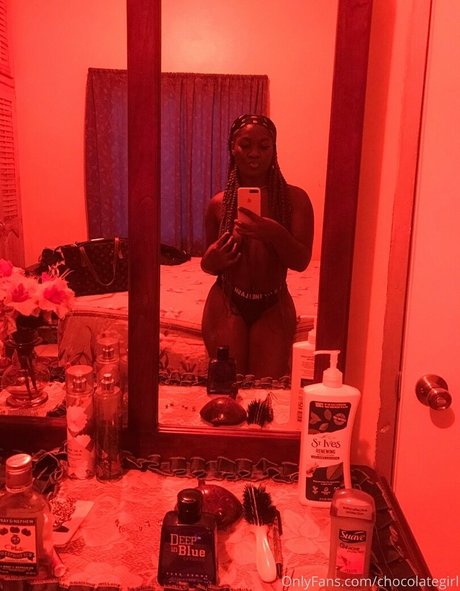 chocolate kitti Profile pic