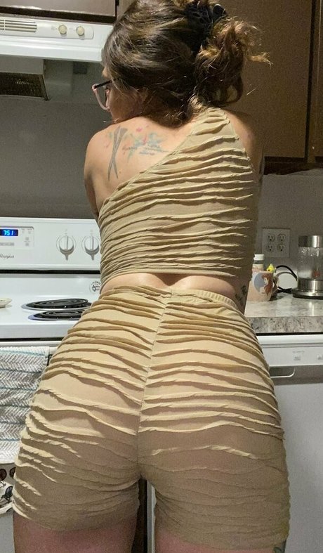 titstattsntravel model pretty photo