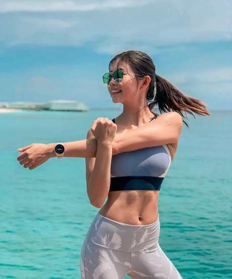 Emi Wong high quality model images