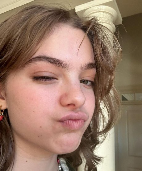 Isabel Myers star pretty photo