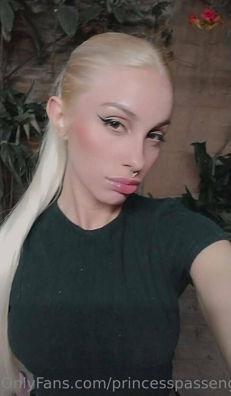 princesspassengerr naked pornstar pictures