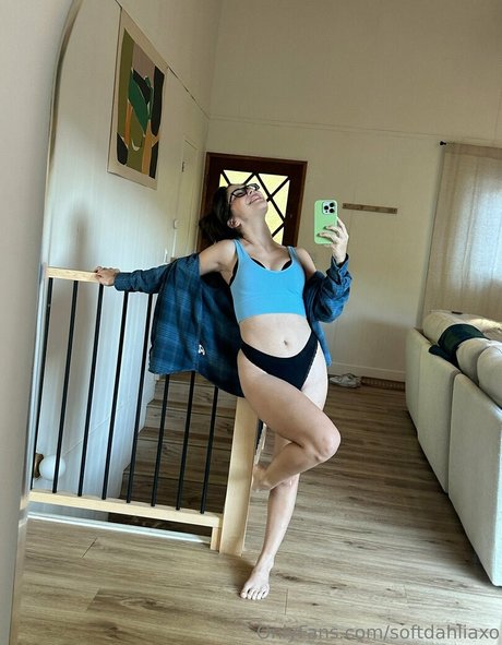 softdahliaxo high quality actress picture