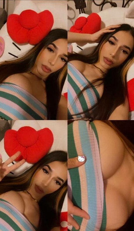 Tinybtch naked pornstar photos