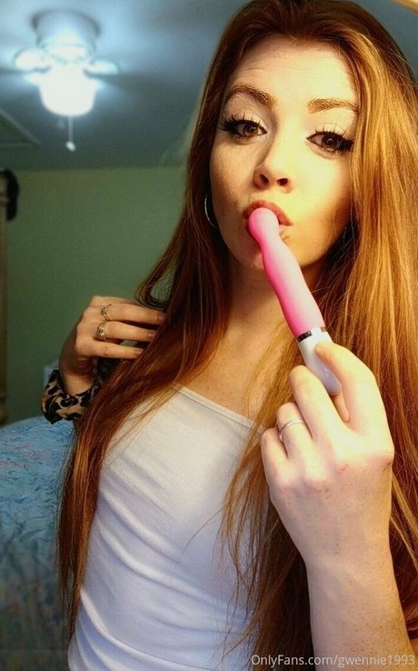 gwennie1993 hot model img