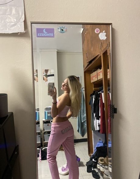 Ava Alfaro model pretty img