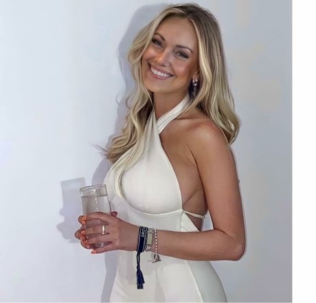 Rachel Dixon exclusive model photo