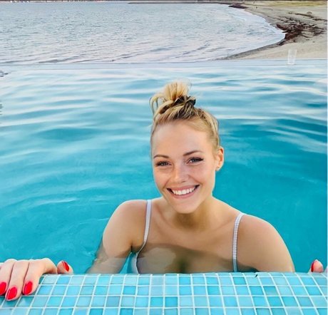 Rachel Dixon perfect pornstar pictures