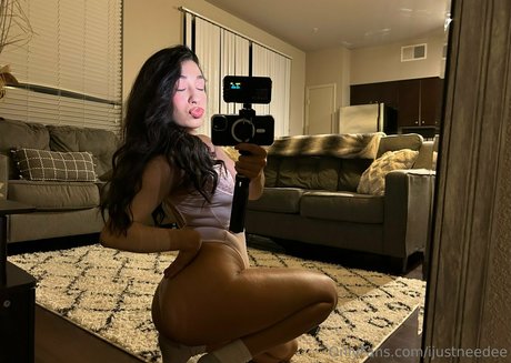 ijustneedee high quality pornstar img