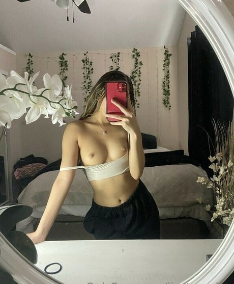 ijustneedee pornstar naked img