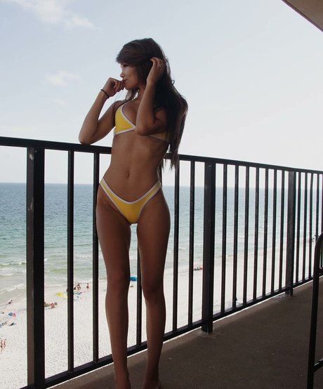 Justfoxii actress image