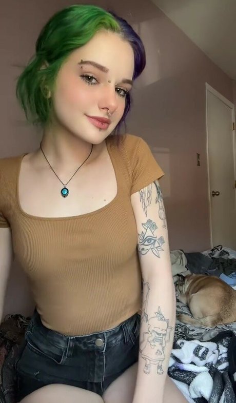 Pissflavoredlemonade nude pornstar pic