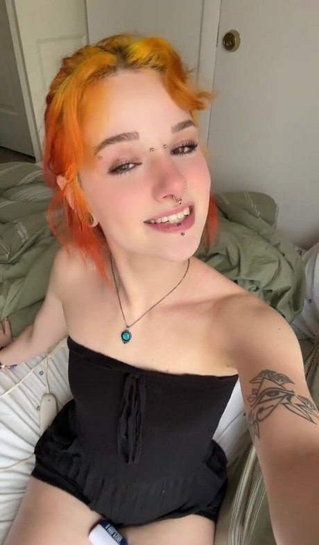 Pissflavoredlemonade nude pornstar pictures