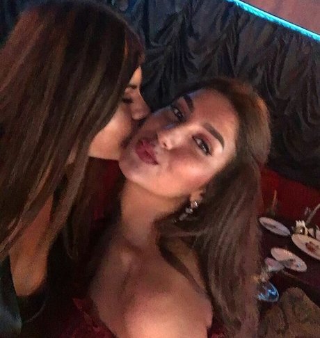 Valeriia Simavonian porn actress gallery