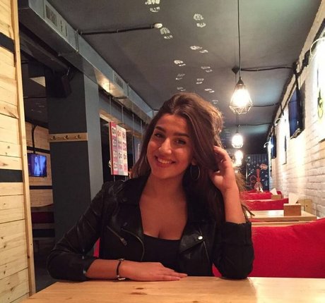 Valeriia Simavonian model beautiful archive