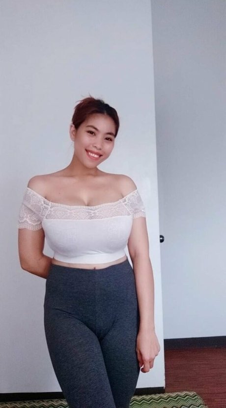 BustyCia model high quality picture