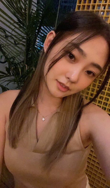 esblee high quality pornstar photo