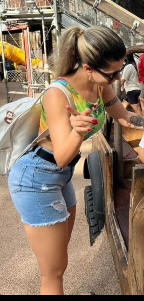 Cacau Colucci art star images