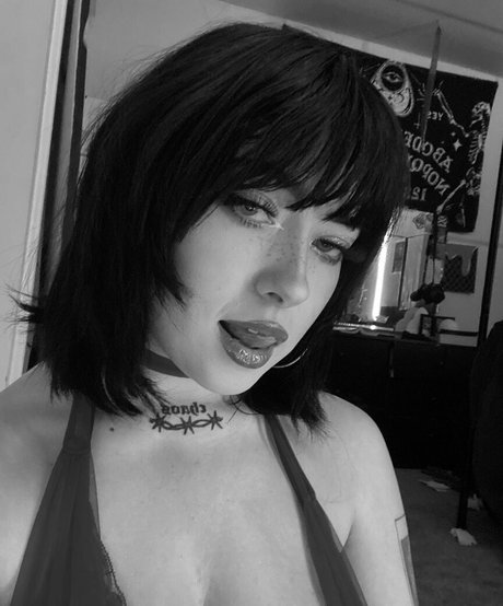 Adrianna Cooletti pornstar hd pictures