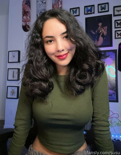 Swimsuit Succubus adult model photos